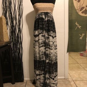 Elan Beach Black & White Tie-Dye Slit Front Top